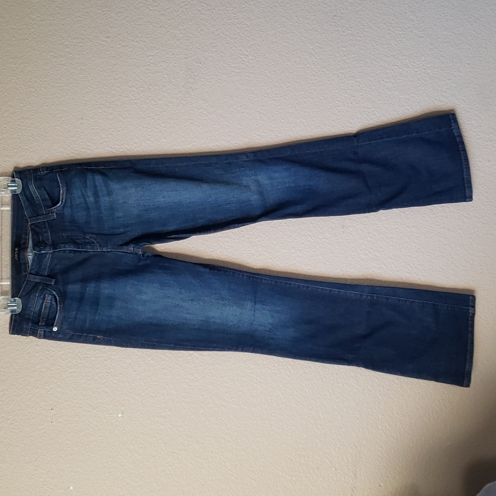 Curvy Bootcut Joe's blue jeans Sz 28